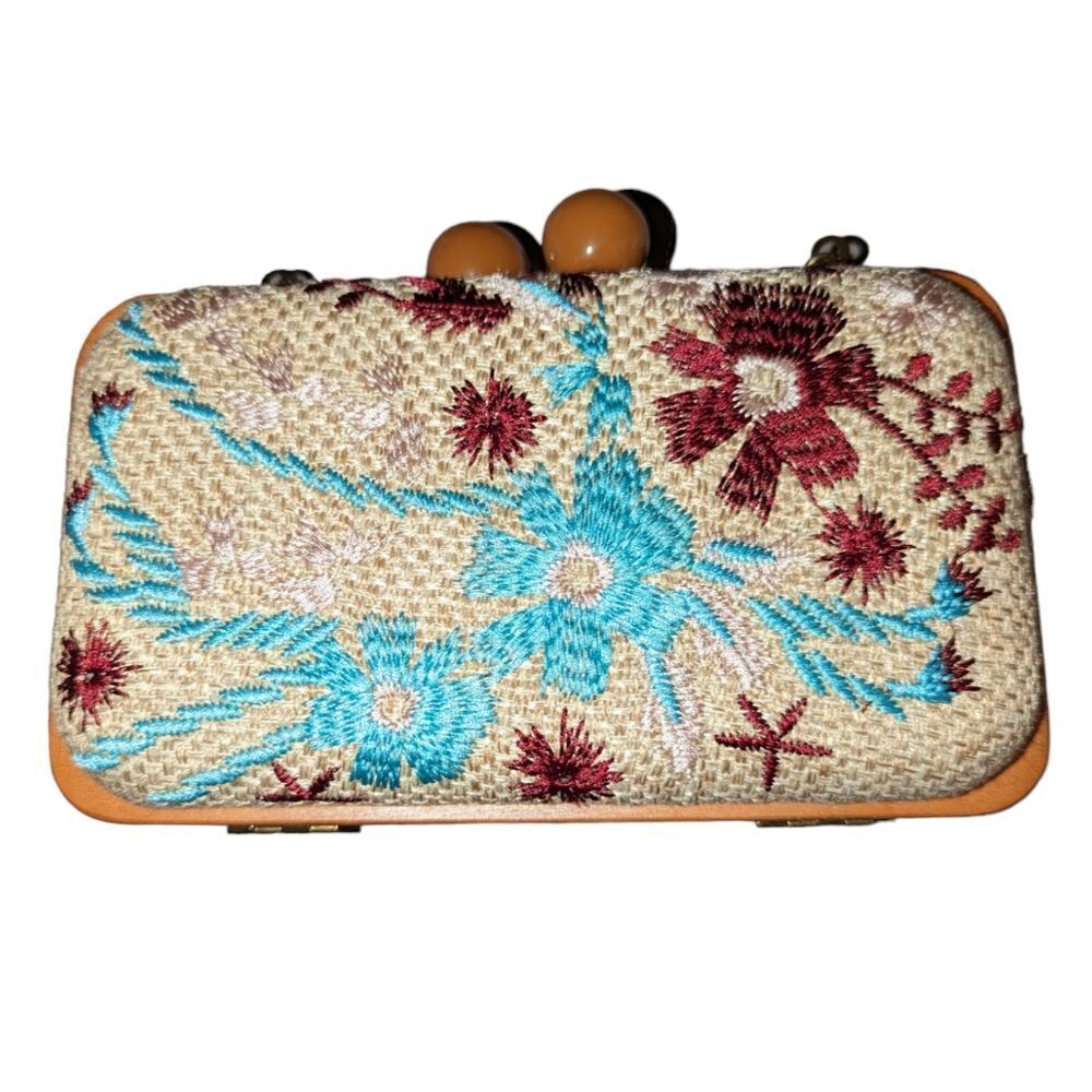 Maurice's embroidered floral and wood clutch bag‎